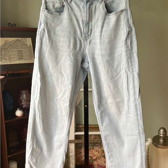 AMERICAN EAGLE HIGH RISE BOYFRIEND JEANS SIZE 12 - Picture 5 of 12